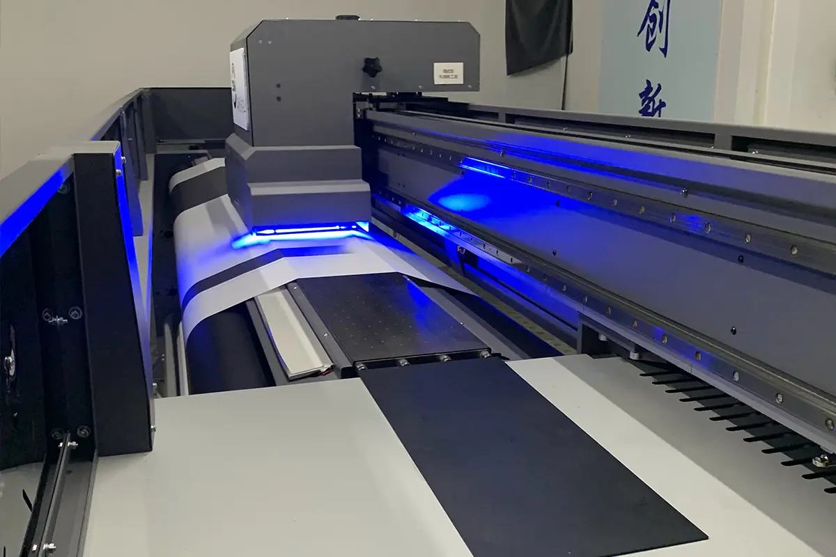 Projection screen manufacturer