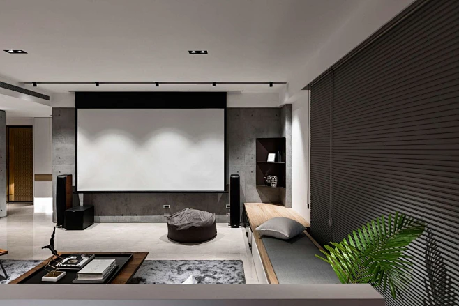 How to Choose a Home Projector Screen? 4 Steps to Simplify Your Decision插图 How to Choose a Home Projector Screen? 4 Steps to Simplify Your Decision插图