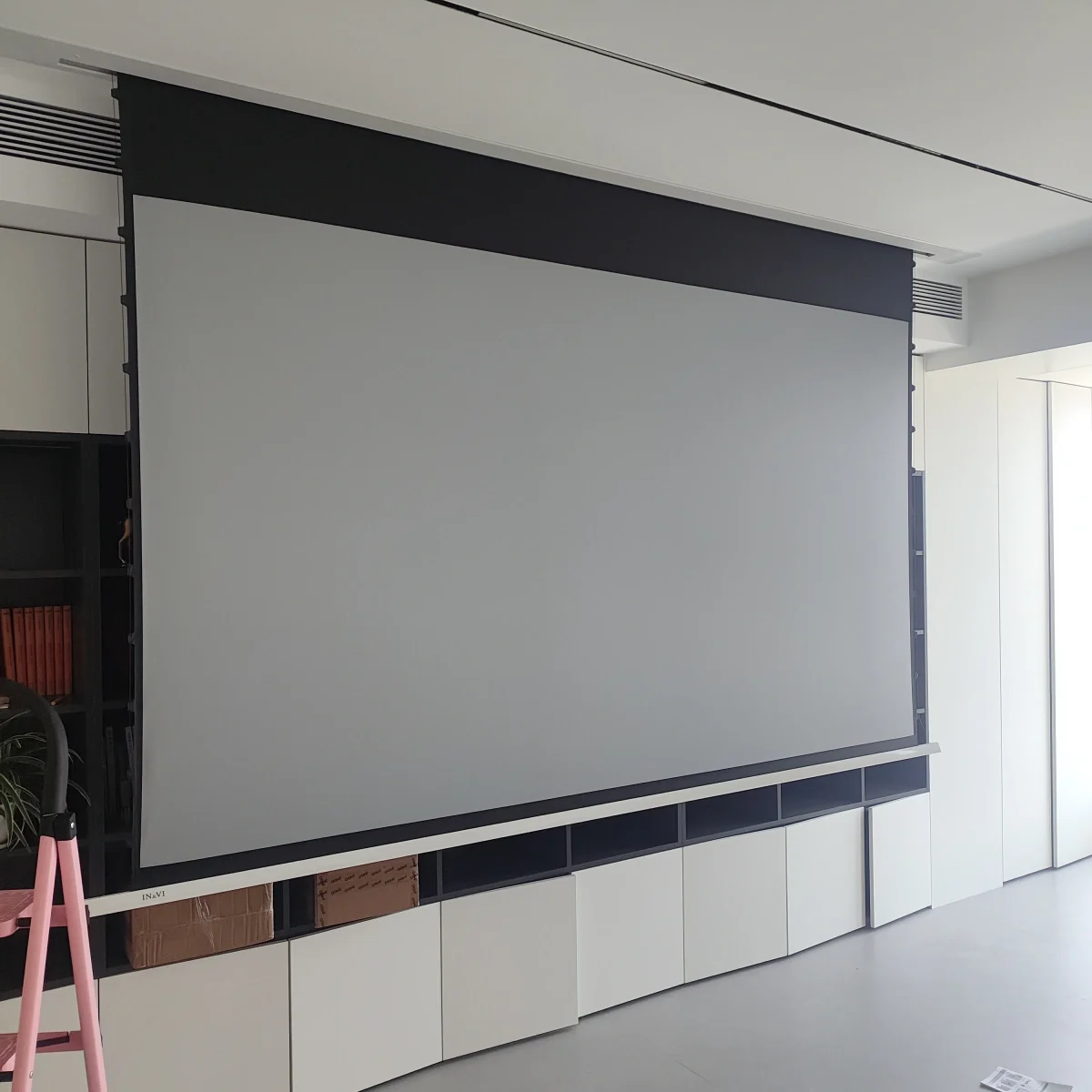 The Viewing Angle Limitations of Fresnel Anti-Light Screen and Compromise Solutions for Living Room Viewing